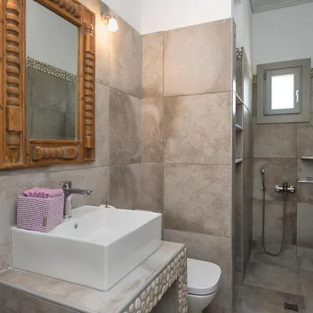Olive Tree House In Parikia Holiday home *